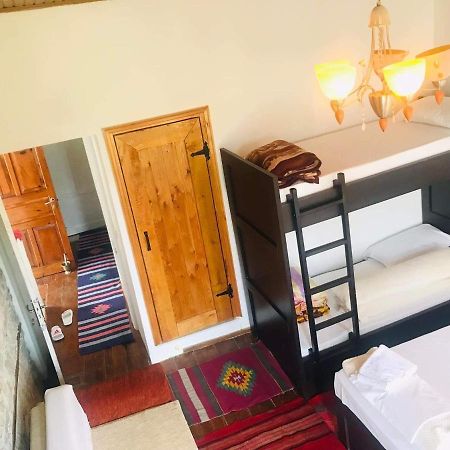 Flora'S Guesthouse 'The Fir Gate' Гирокастра Экстерьер фото